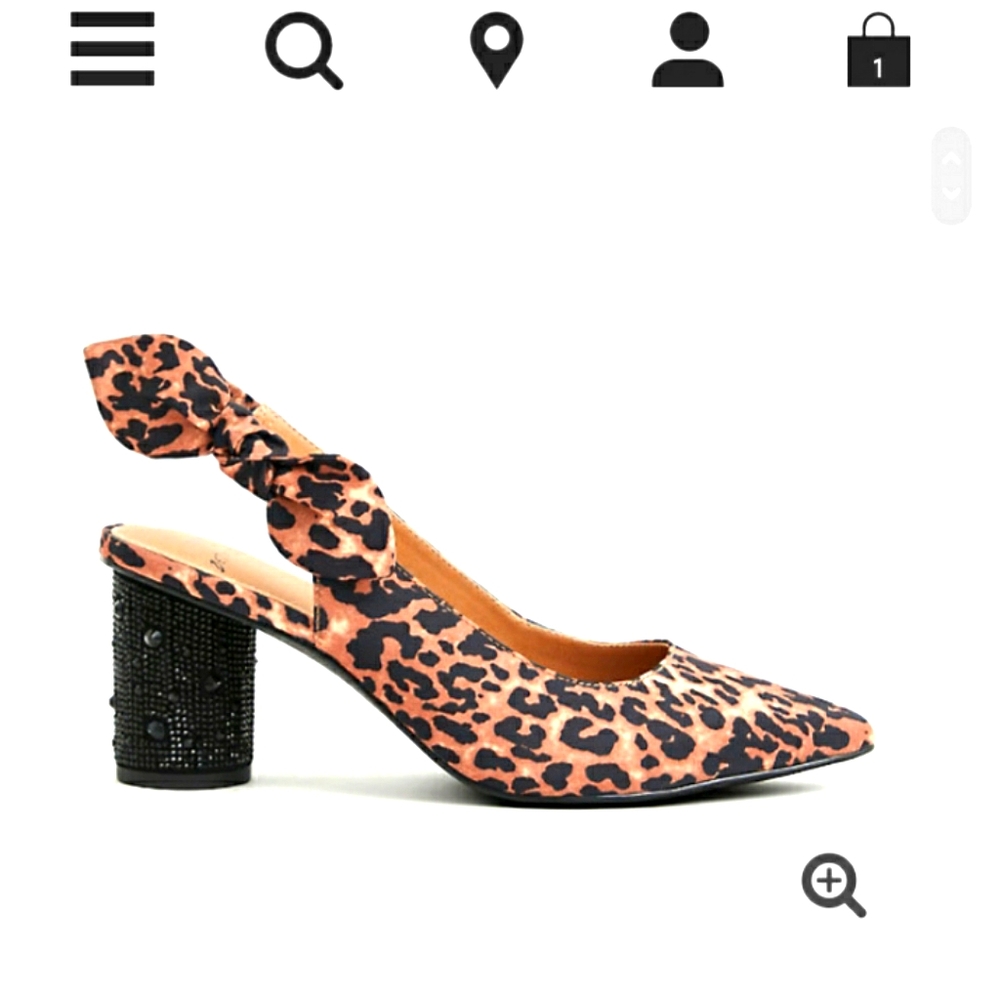 Betsey Johnson leopard pointed toe heel